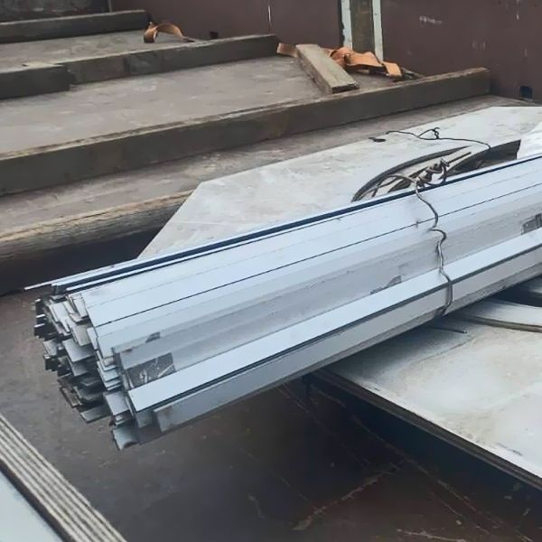 Полоса нержавеющая 8х100 мм 12х18н10